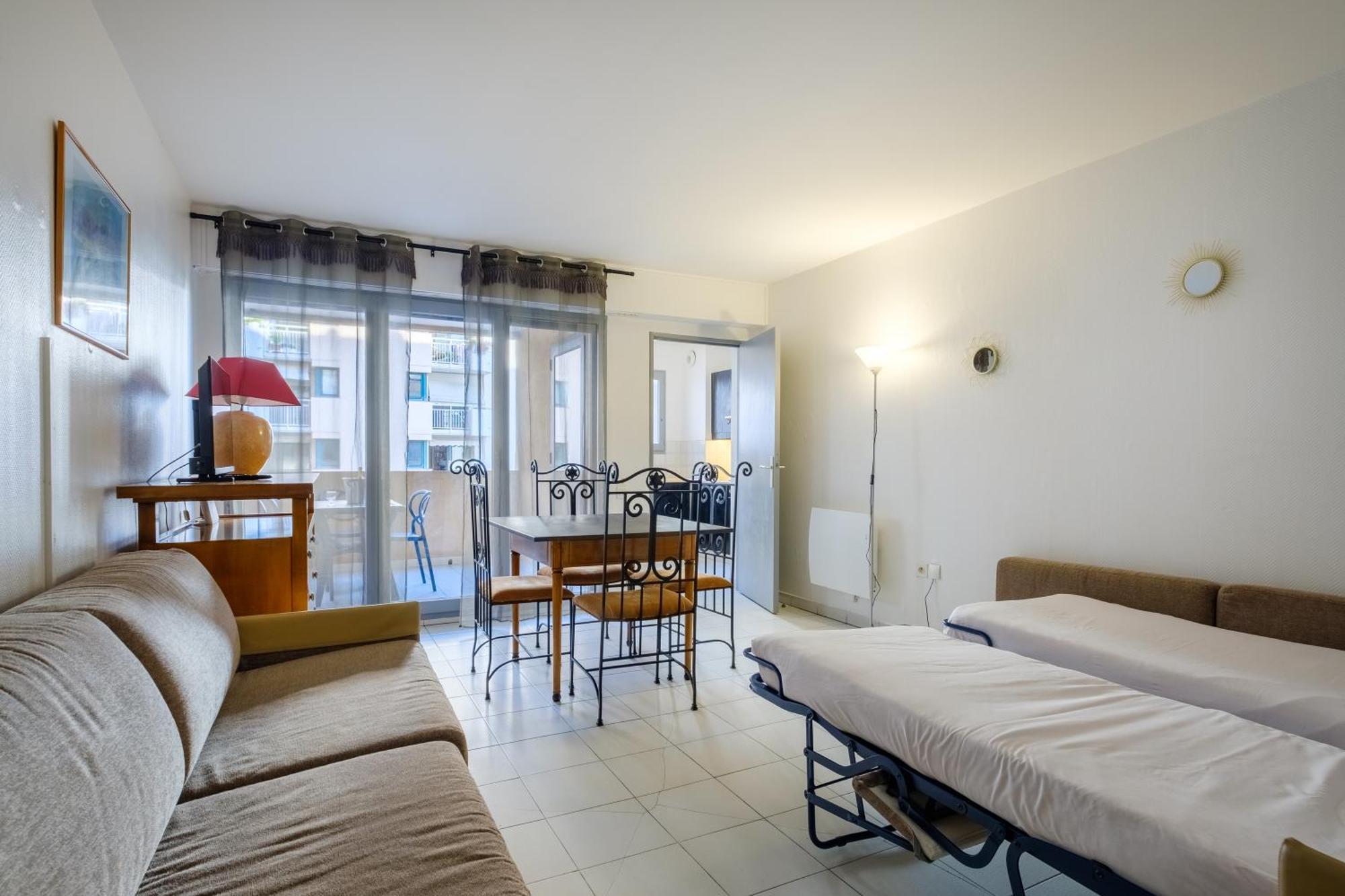 Residhotel Villa Maupassant Канны Экстерьер фото