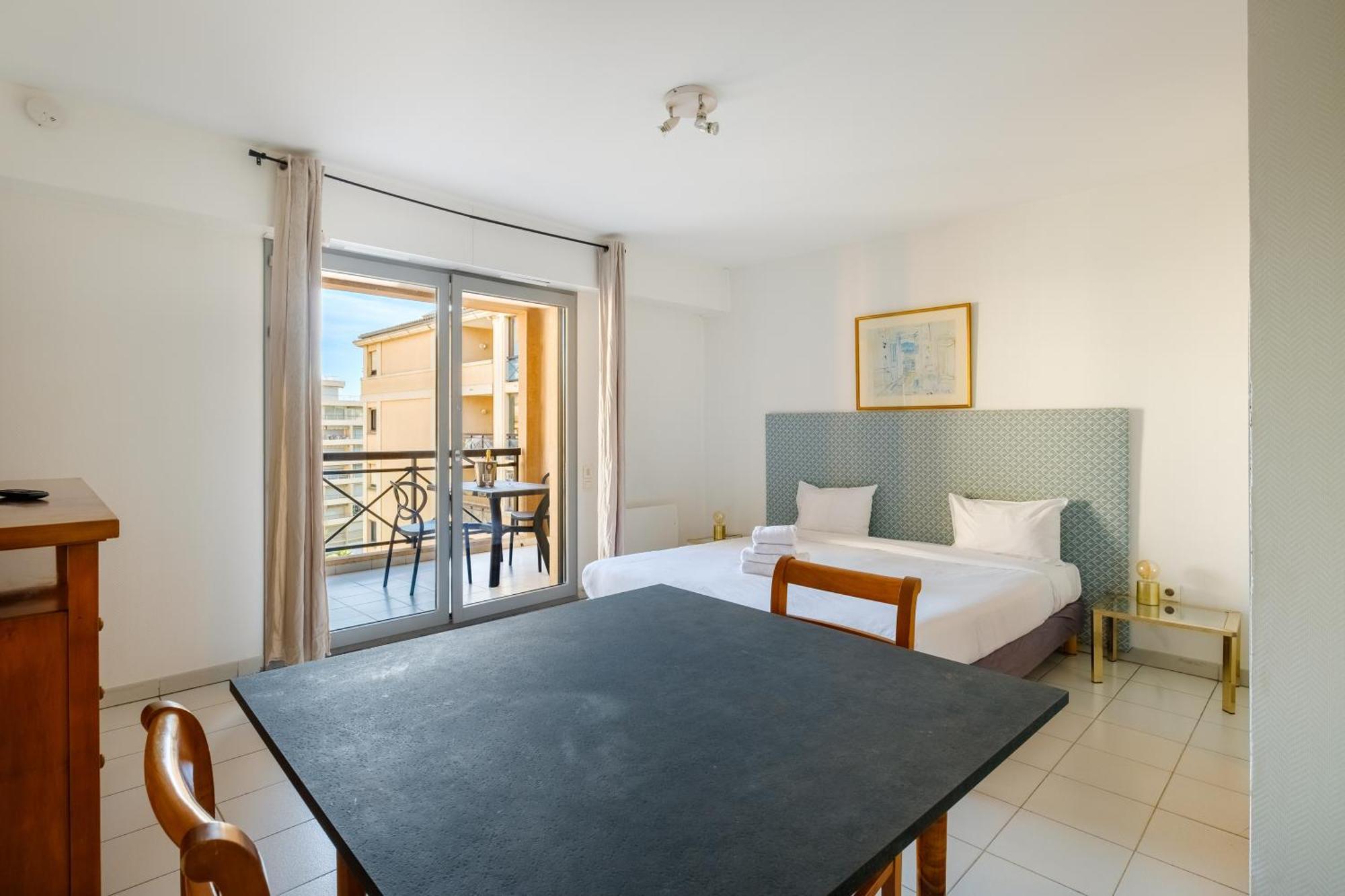 Residhotel Villa Maupassant Канны Экстерьер фото