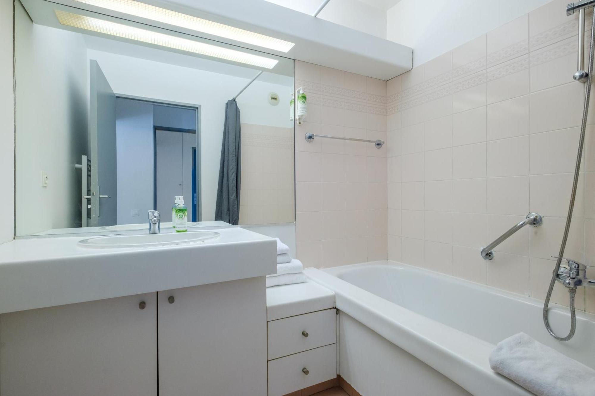 Residhotel Villa Maupassant Канны Экстерьер фото