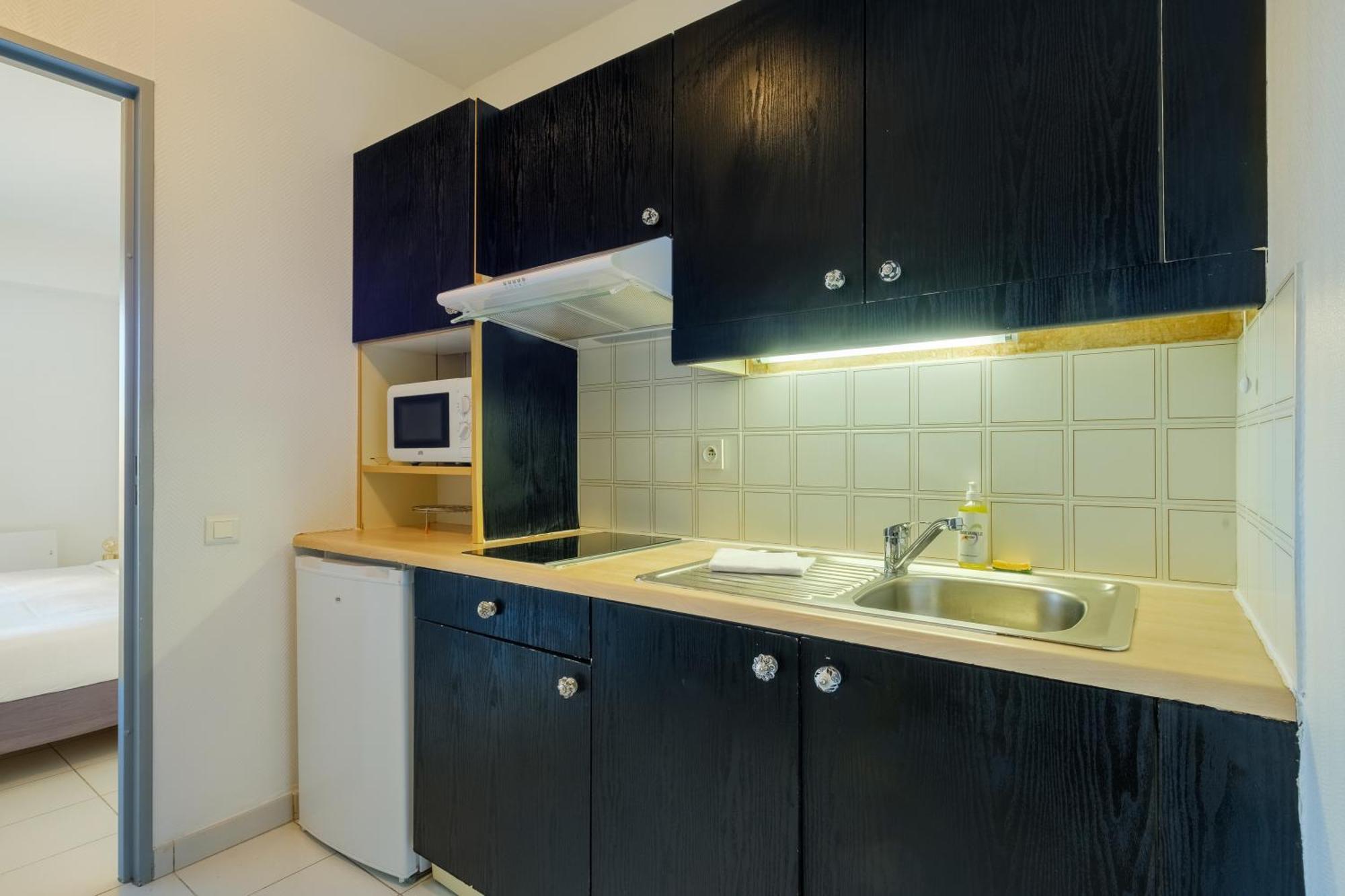 Residhotel Villa Maupassant Канны Экстерьер фото