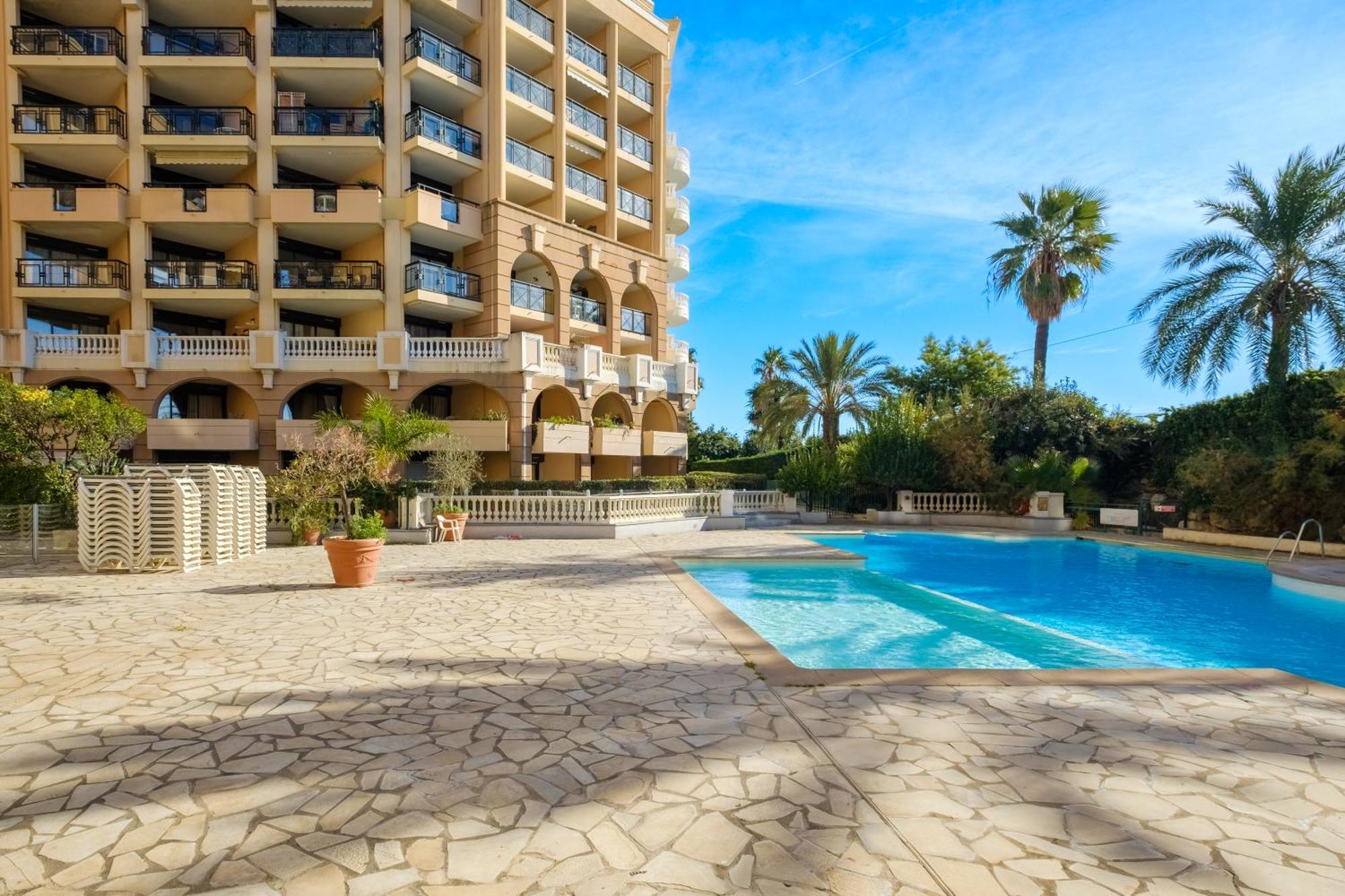 Residhotel Villa Maupassant Канны Экстерьер фото