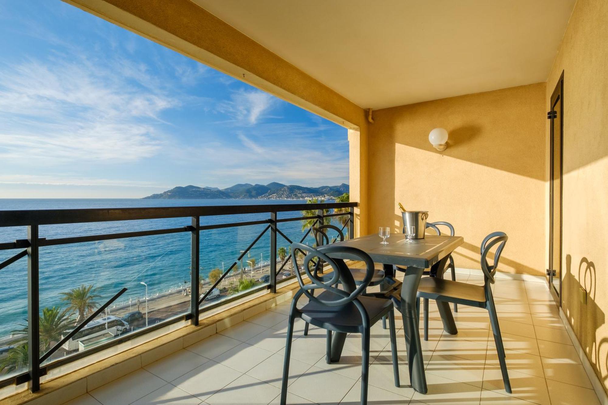 Residhotel Villa Maupassant Канны Экстерьер фото