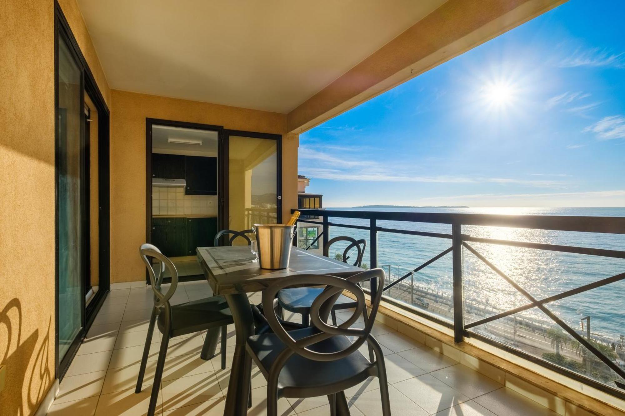 Residhotel Villa Maupassant Канны Экстерьер фото