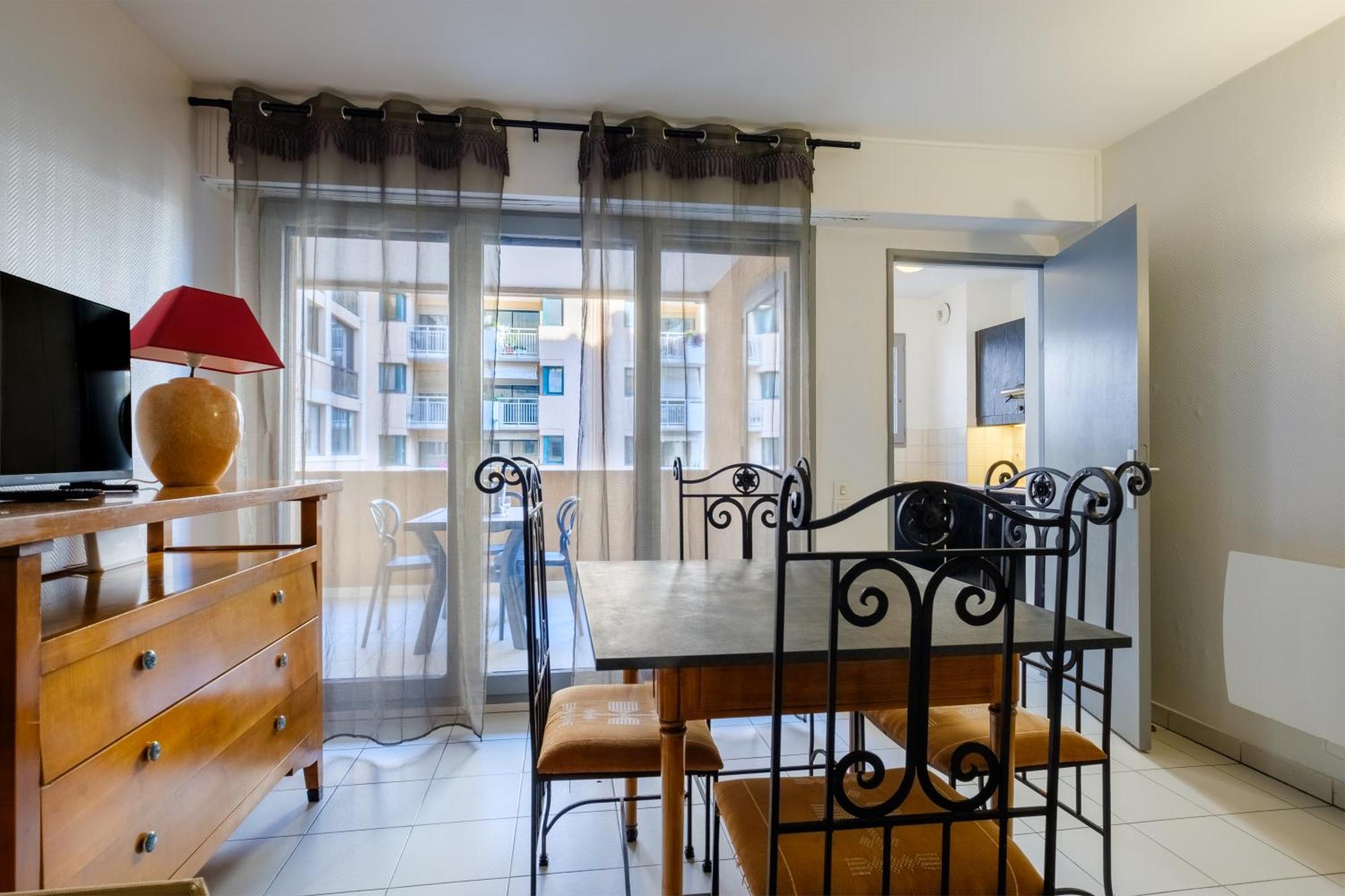 Residhotel Villa Maupassant Канны Экстерьер фото